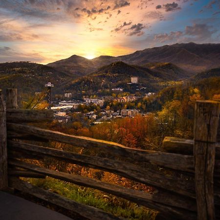 Mountain Lake Lodge, Hot Tub, Theater Room, 1089 Free Tickets Each Paid Day, Dollywood And More Sevierville Ngoại thất bức ảnh