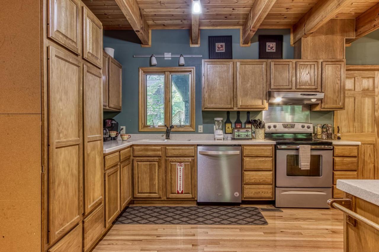 Mountain Lake Lodge, Hot Tub, Theater Room, 1089 Free Tickets Each Paid Day, Dollywood And More Sevierville Ngoại thất bức ảnh