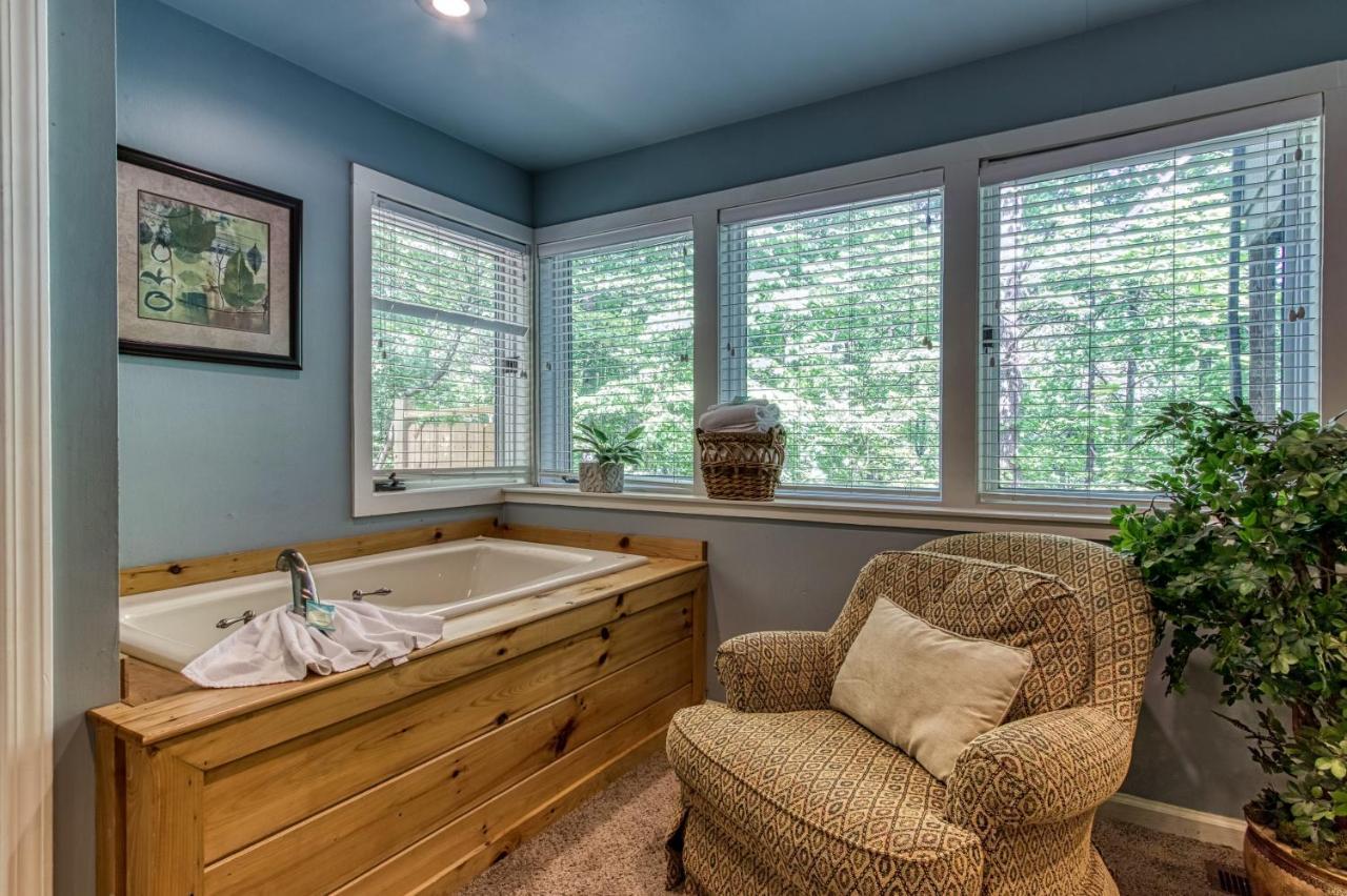 Mountain Lake Lodge, Hot Tub, Theater Room, 1089 Free Tickets Each Paid Day, Dollywood And More Sevierville Ngoại thất bức ảnh