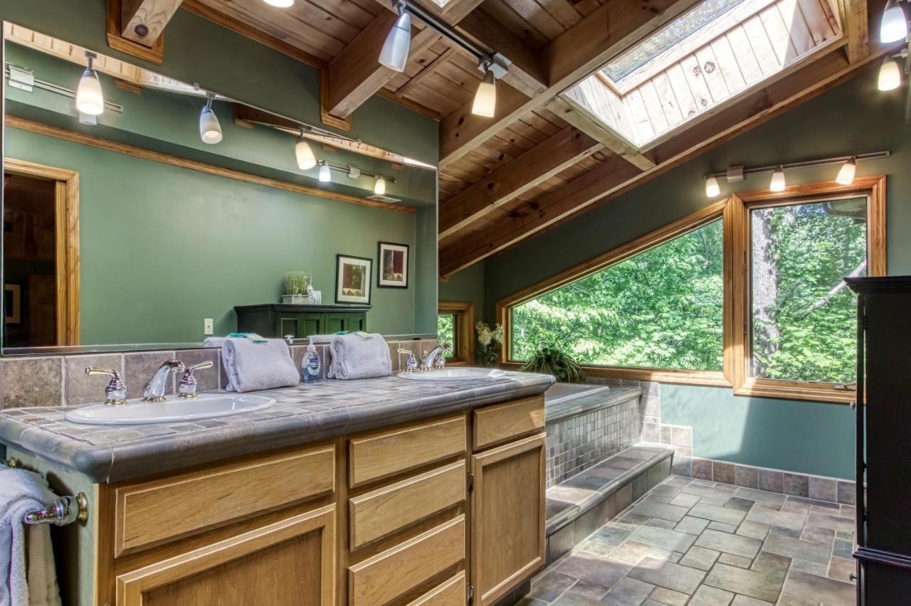 Mountain Lake Lodge, Hot Tub, Theater Room, 1089 Free Tickets Each Paid Day, Dollywood And More Sevierville Ngoại thất bức ảnh